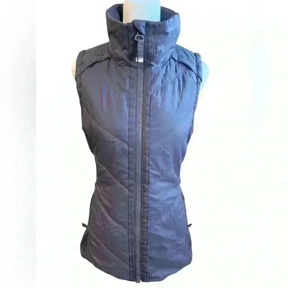 Athleta Rock Ridge Prima Loft Vest Zip Up Fitted Water Repellent Size Small - Picture 2 of 7